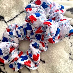 🇺🇸 Set of 4: Mickey Scrunchies Fourth of July